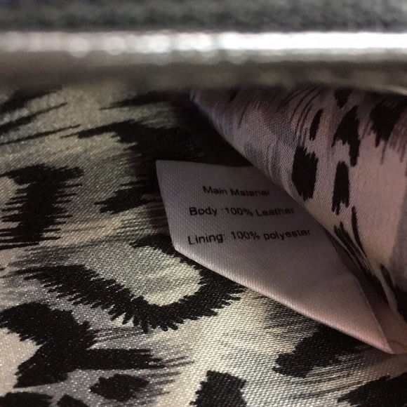 Grey patent leather wallet - Picture 7 of 7